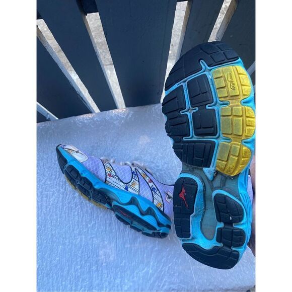 MIZUNO Women’s Wave Inspire 10th Anniv Running Shoes Sz 7 - Picture 9 of 10